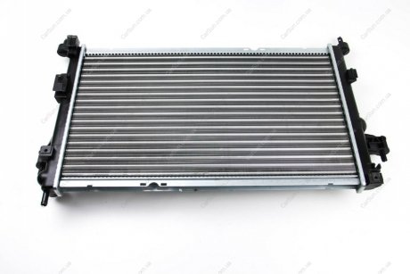 Радиатор охлаждения двигателя - (93177424 / 24466780 / 13100381) BSG BSG 65-520-010 (фото 1)