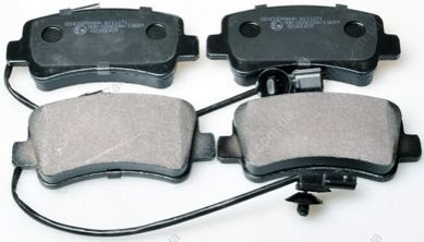 Комплект тормозных накладок, дисковый тормоз Denckermann B111271