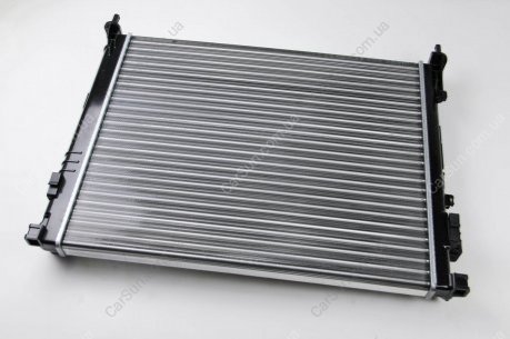 Радиатор охлаждения двигателя Renault Trafic / Opel Vivaro 1.9 DCI (01-) FAST FT55561 (фото 1)