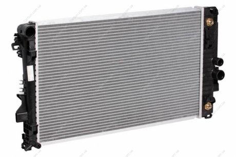 Радиатор охлаждения двигателя - (A6395011201 / A6395010701 / 6395011201) LUZAR LRc 15104