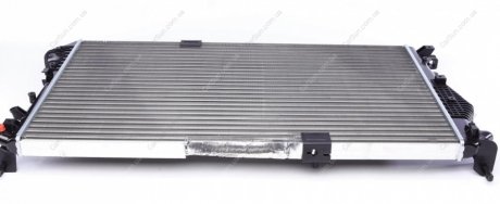 Радиатор охлаждения двигателя - (735599 / 4406359 / 214109682R) MAHLE / KNECHT CR 1591 000S (фото 1)