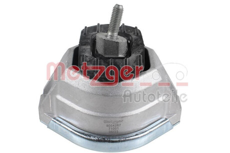 Подушка двигуна (L) BMW 5 (E60/E61) 2.5D/3.0D 04-10 M57/N47 METZGER 8054267