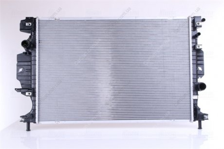 Радиатор охлаждения (выр-во) NISSENS 620156