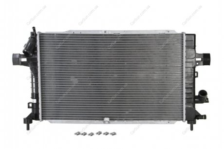Радиатор охлаждения двигателя - (13152320 / 13143570 / 13128925) NISSENS 63029A (фото 1)