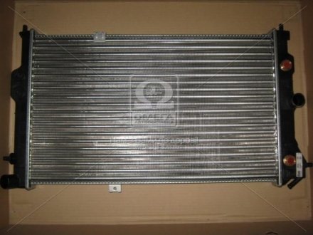 Радиатор охлаждения двигателя - (1300135 / 1300133) NISSENS 630641 (фото 1)