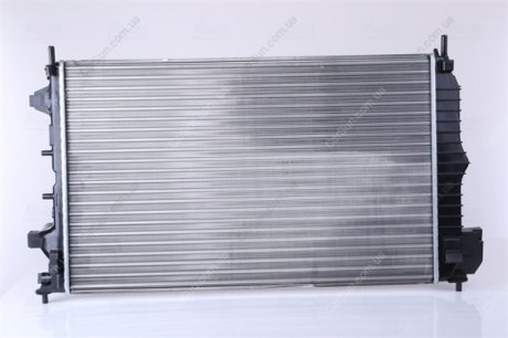 Радиатор охлаждения двигателя - (51825587 / 51770420 / 13156387) NISSENS 63113A (фото 1)