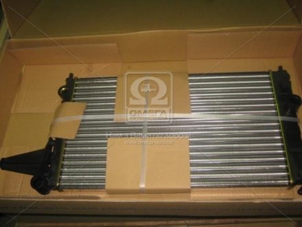Радиатор охлаждения двигателя - (90264491 / 1300088 / 1300087) NISSENS 632231 (фото 1)
