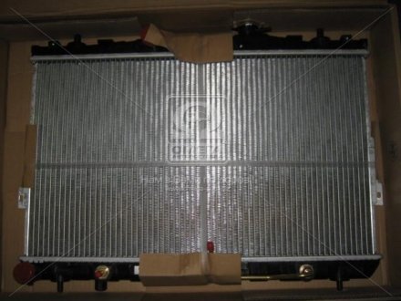 Радіатор охолоджування NISSENS 67493 (фото 1)