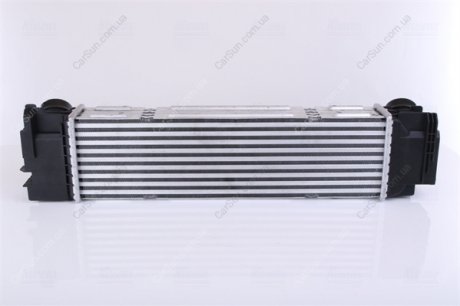 CHLODNICA INTERCOOLER NISSENS 961596