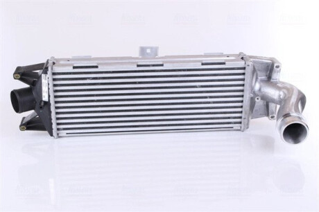 CHLODNICA INTERCOOLER NISSENS 96202