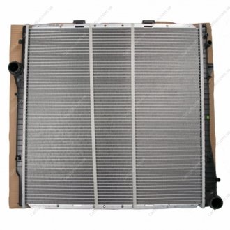 Радиатор охлаждения двигателя - (7544668 / 17117544668 / 17111439103) Sato Tech R12111 (фото 1)