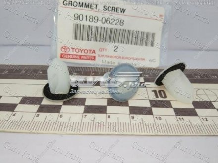 Клипса TOYOTA TOYOTA / LEXUS 9018906228