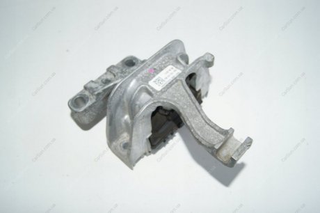 Опора ДВС права VW Tiguan (18-21), Jetta (20-21) VAG 5Q0199262BQ